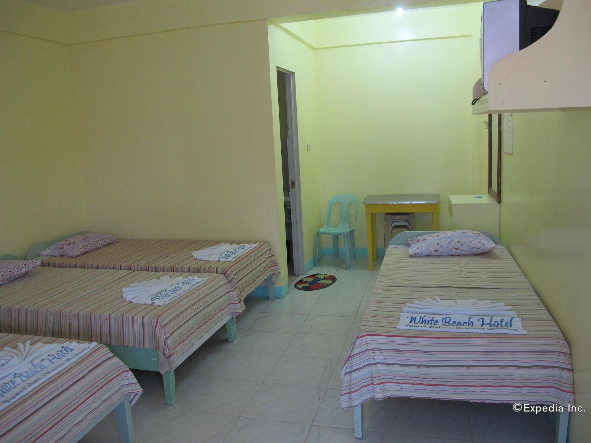 White Beach Hotel Puerto Galera Powered By Cocotel Eksteriør bilde