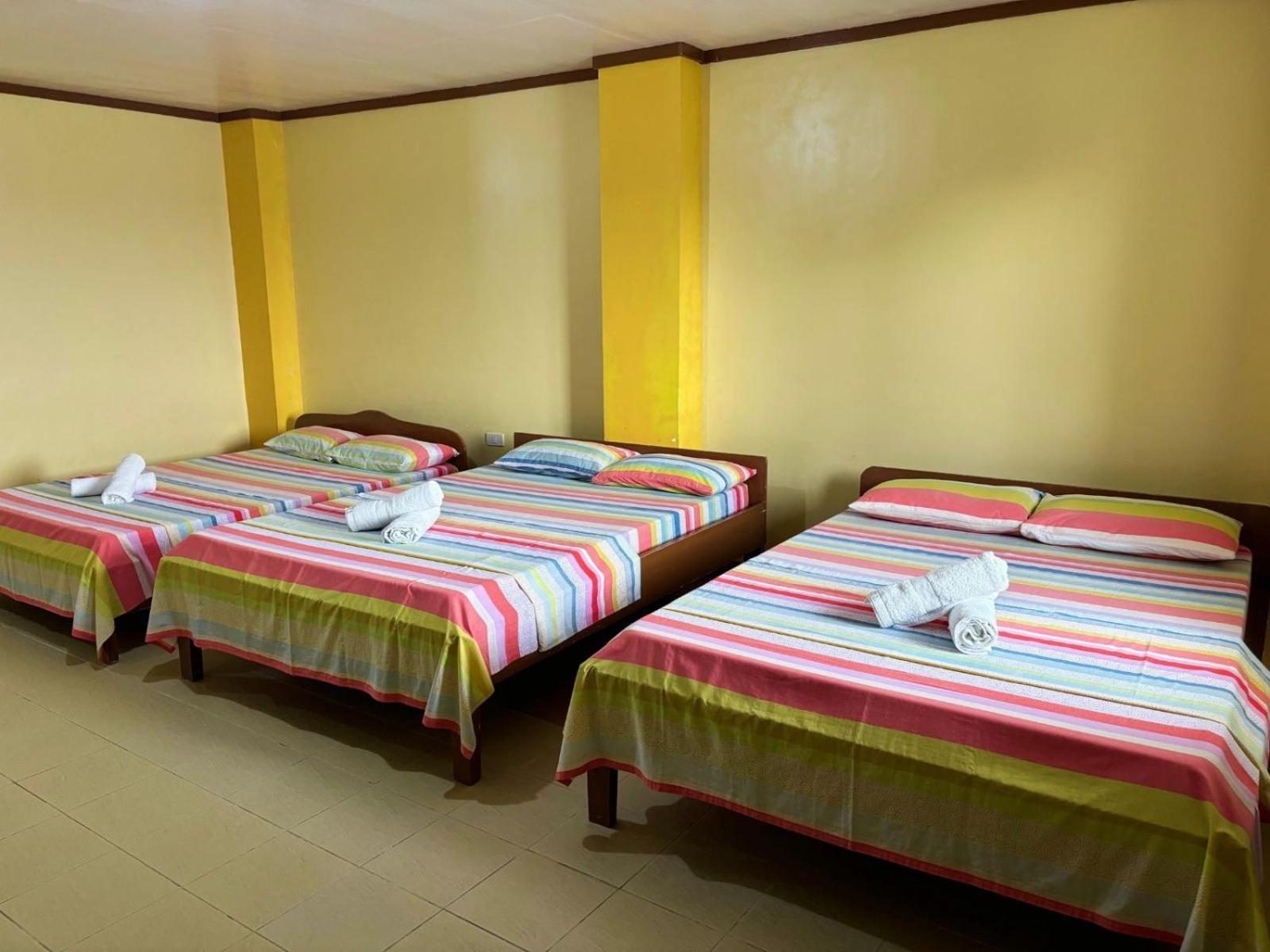 White Beach Hotel Puerto Galera Powered By Cocotel Eksteriør bilde