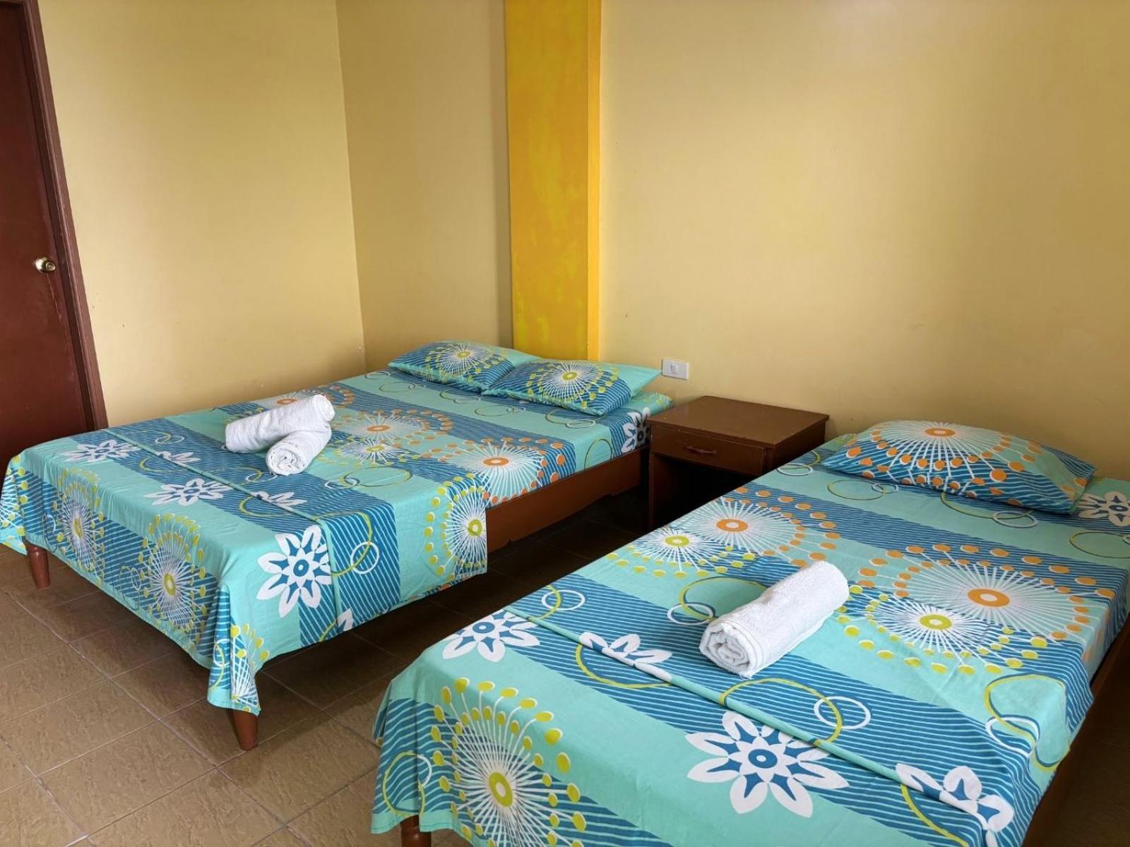 White Beach Hotel Puerto Galera Powered By Cocotel Eksteriør bilde