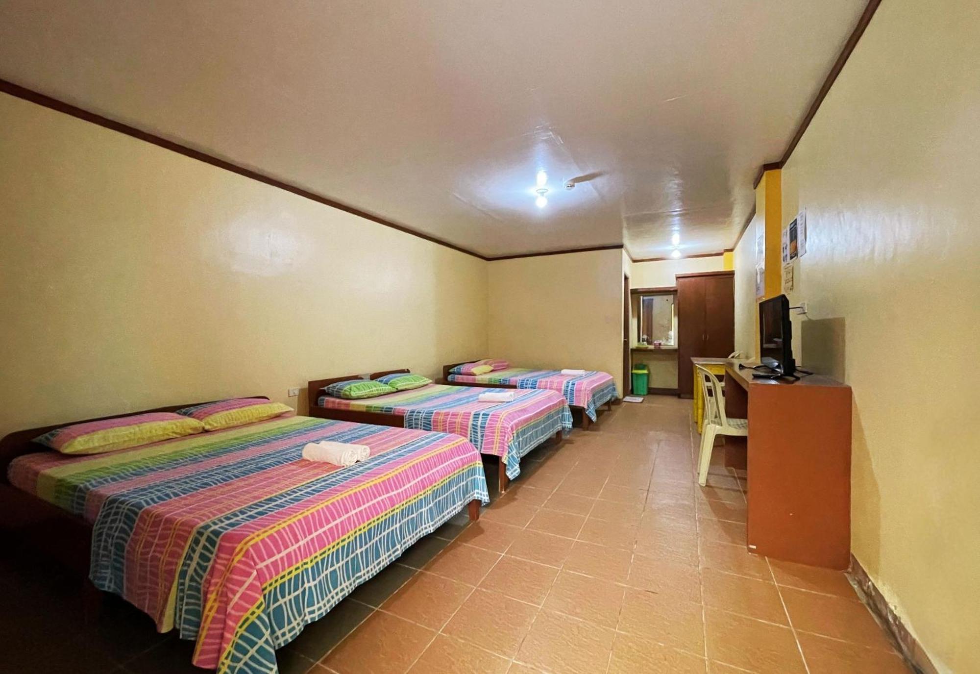 White Beach Hotel Puerto Galera Powered By Cocotel Eksteriør bilde