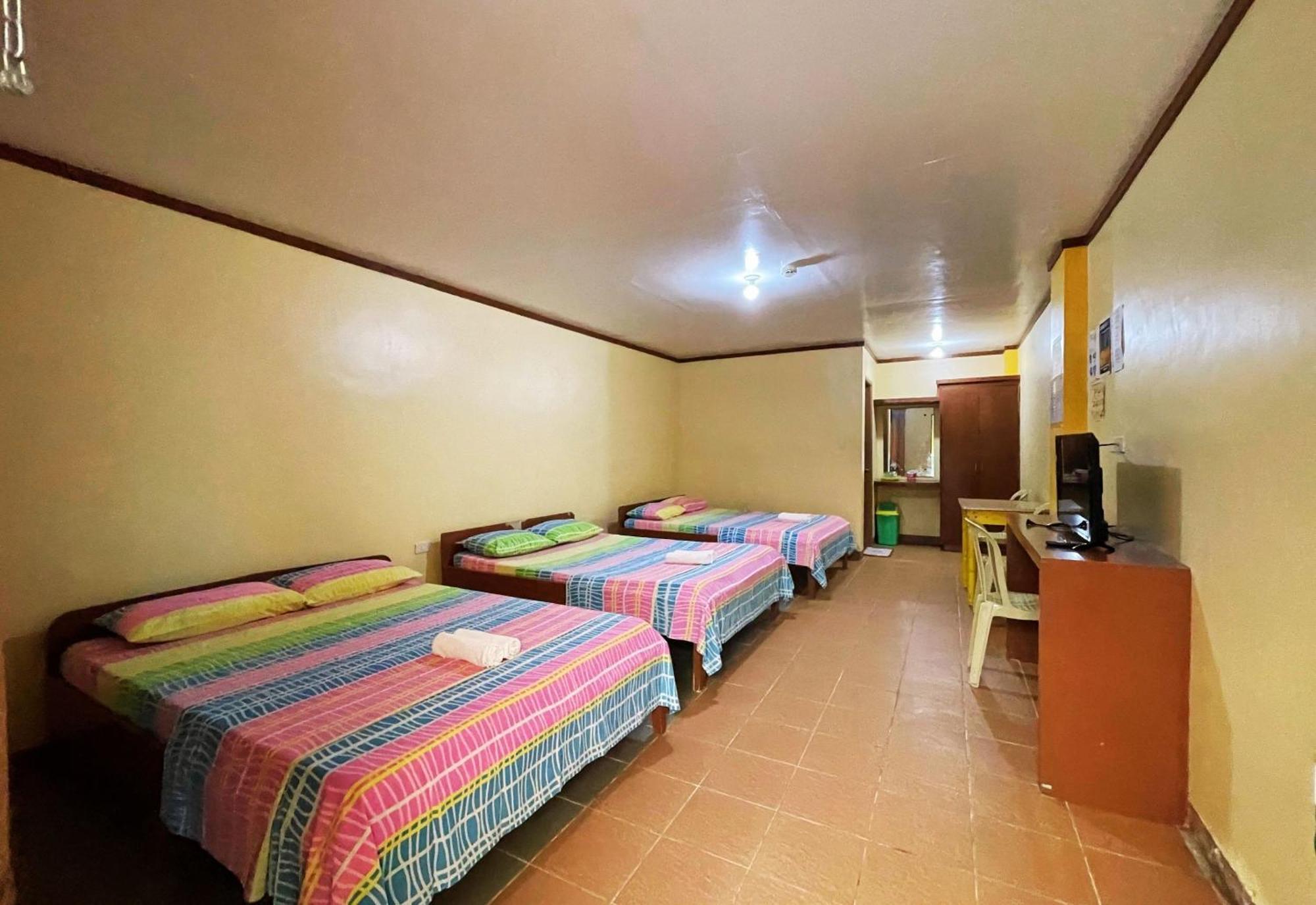 White Beach Hotel Puerto Galera Powered By Cocotel Eksteriør bilde