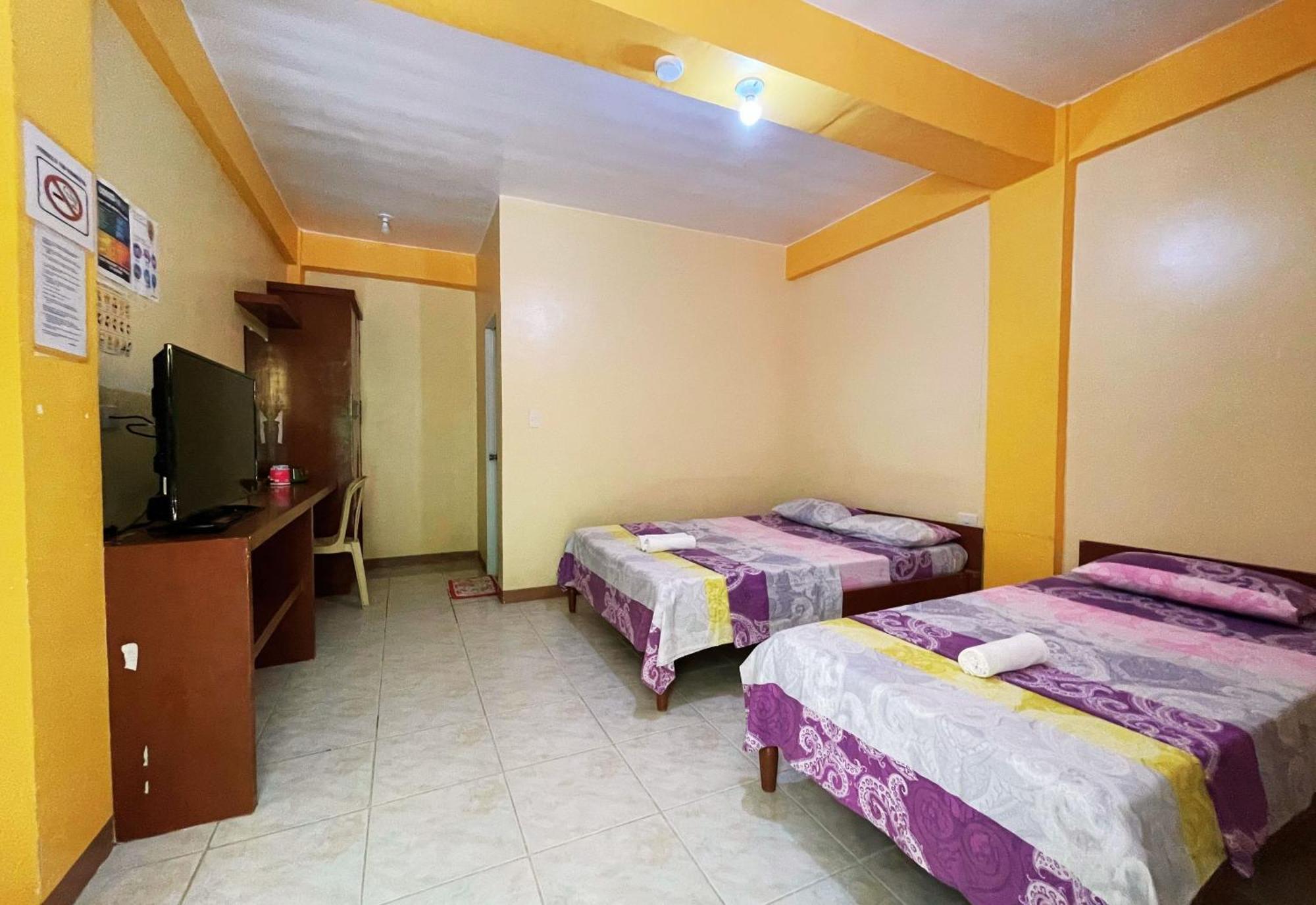 White Beach Hotel Puerto Galera Powered By Cocotel Eksteriør bilde